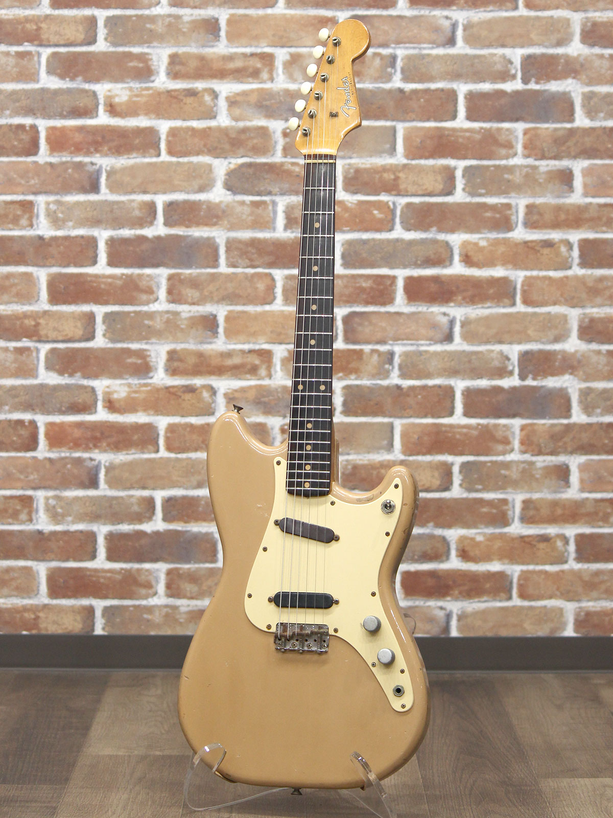 Fender 1960s Musicmaster Desert Sand ”Duo Sonic Mod” - 10.jpg