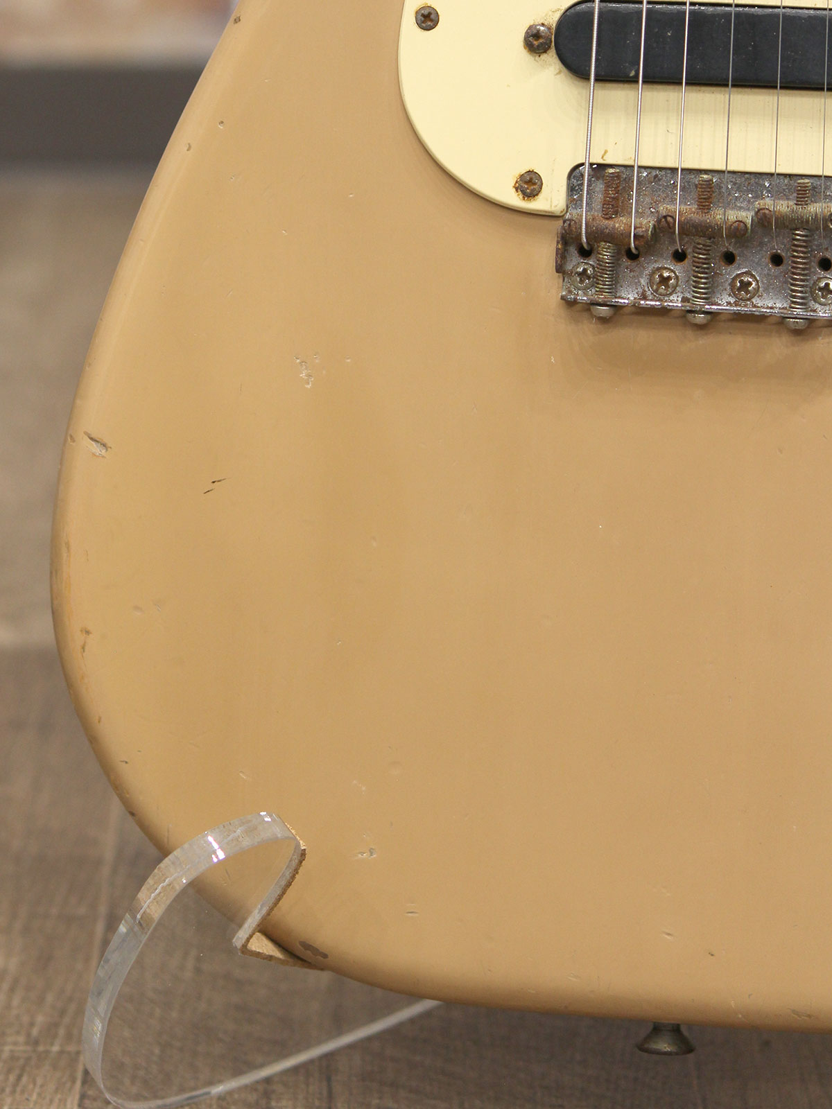 Fender 1960s Musicmaster Desert Sand ”Duo Sonic Mod” - 16.jpg
