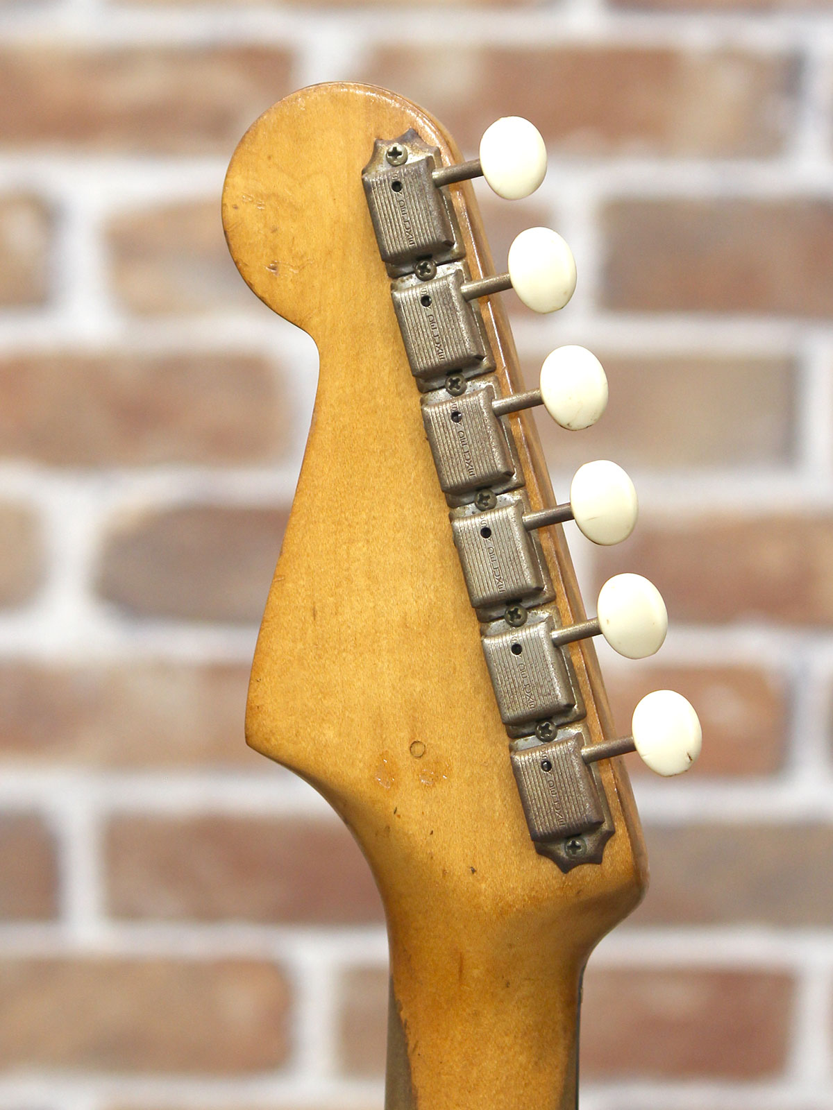Fender 1960s Musicmaster Desert Sand ”Duo Sonic Mod” - 19.jpg