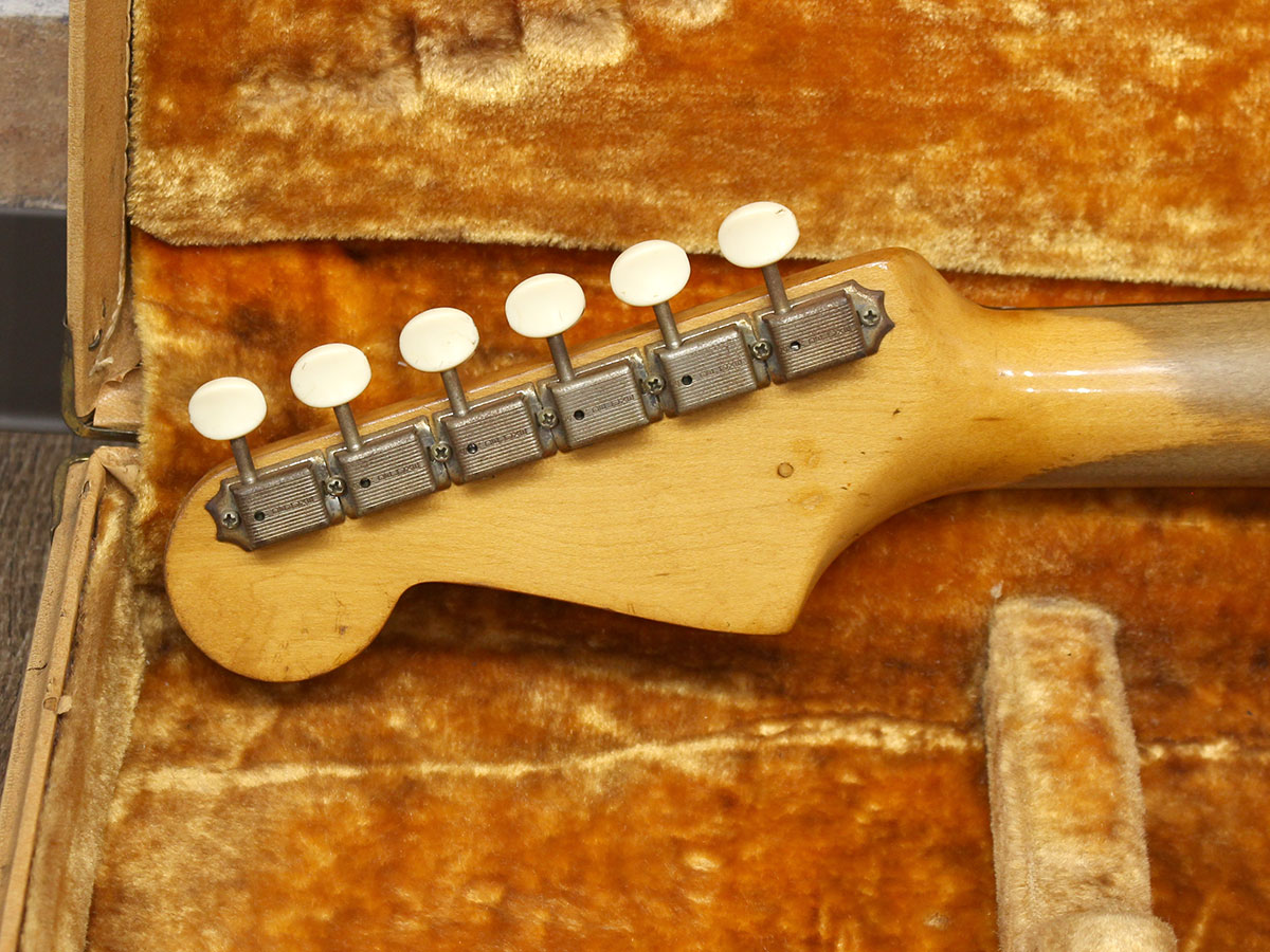 Fender 1960s Musicmaster Desert Sand ”Duo Sonic Mod” - 6.jpg