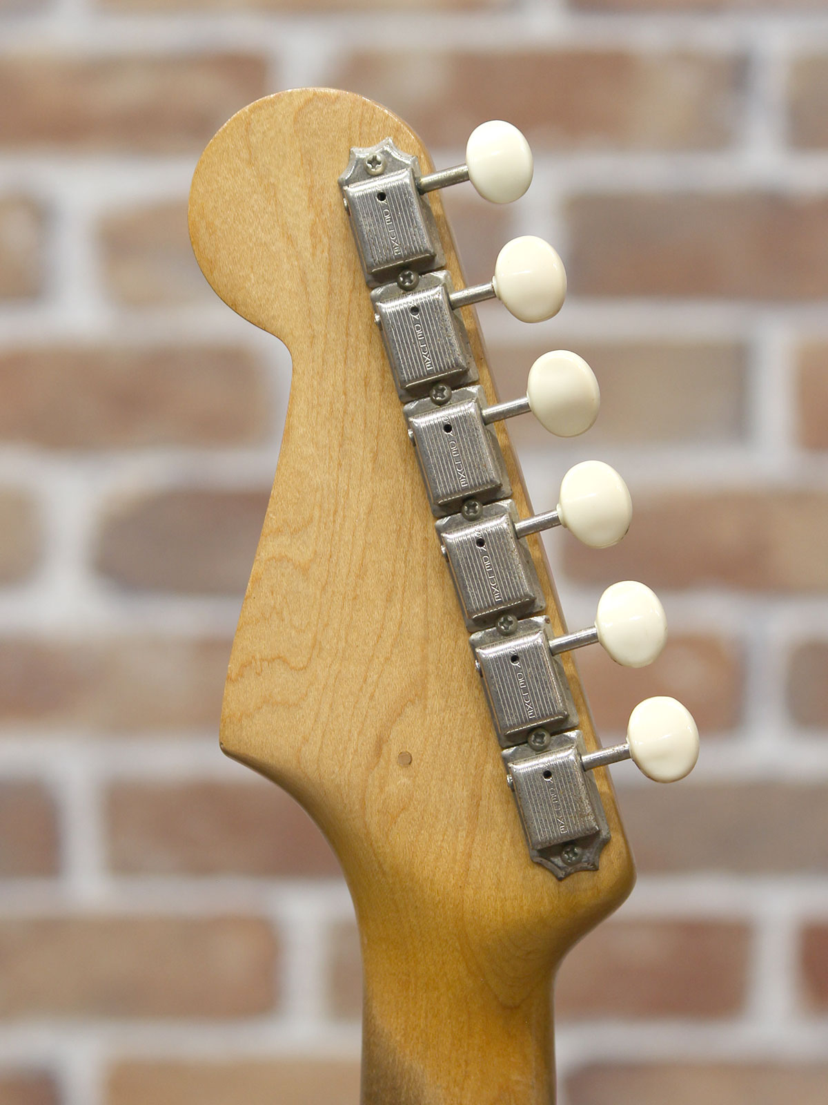 Fender 1963 Duo Sonic - 19.jpg