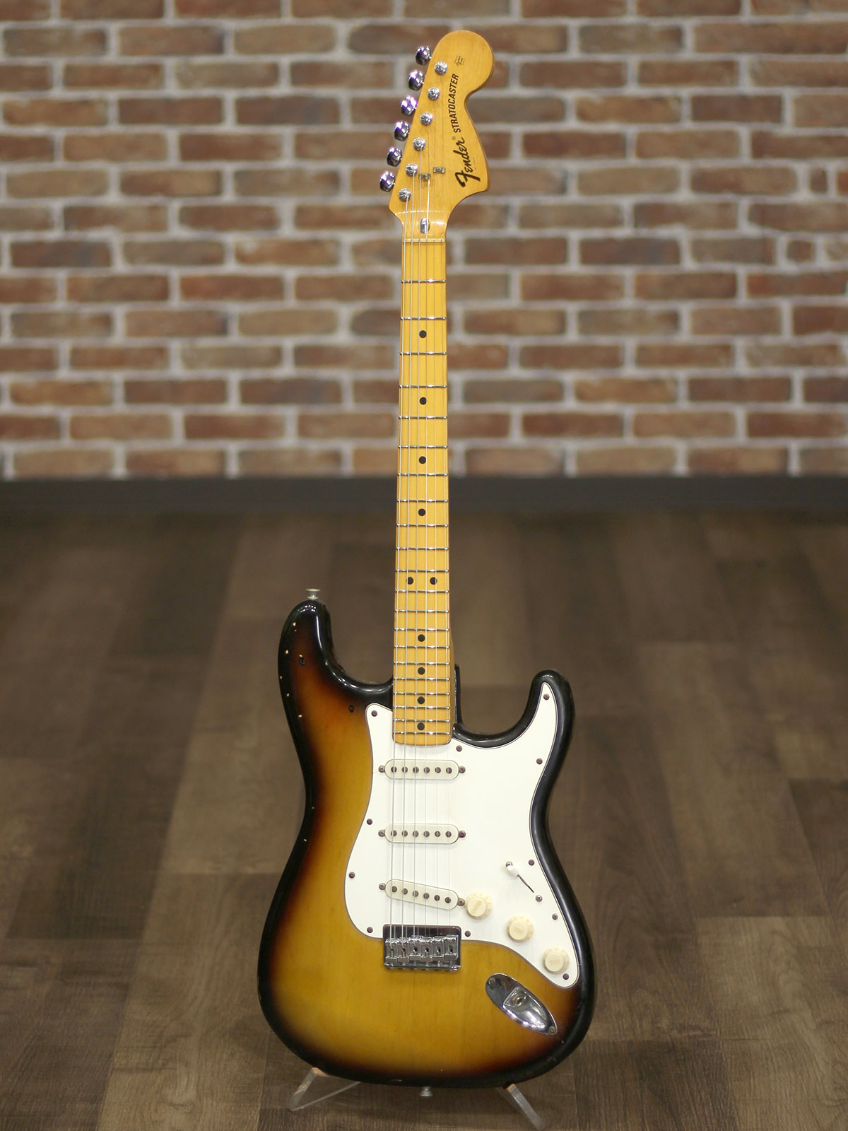 Fender 1974 Stratocaster Hardtail Sunburst - 10.jpg