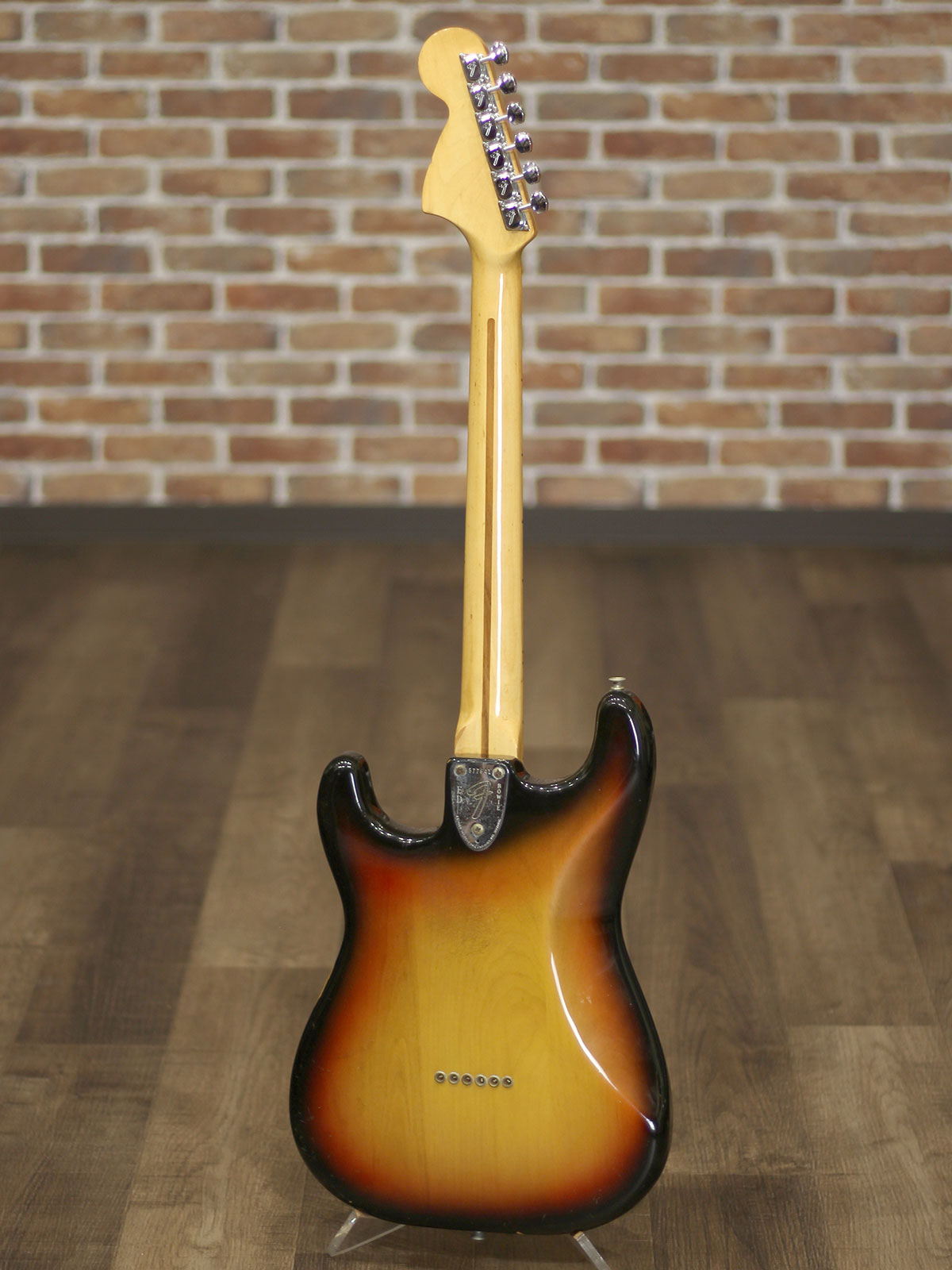 Fender 1974 Stratocaster Hardtail Sunburst - 19.jpg