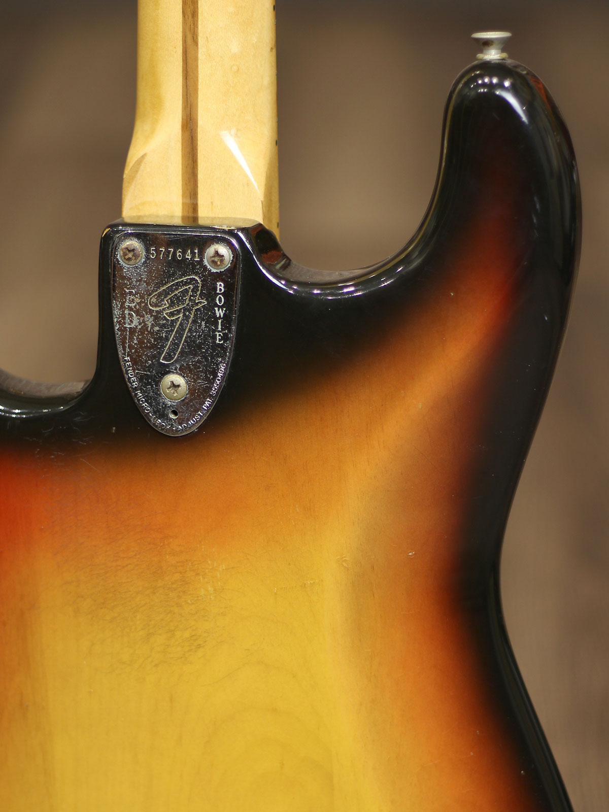Fender 1974 Stratocaster Hardtail Sunburst - 25.jpg