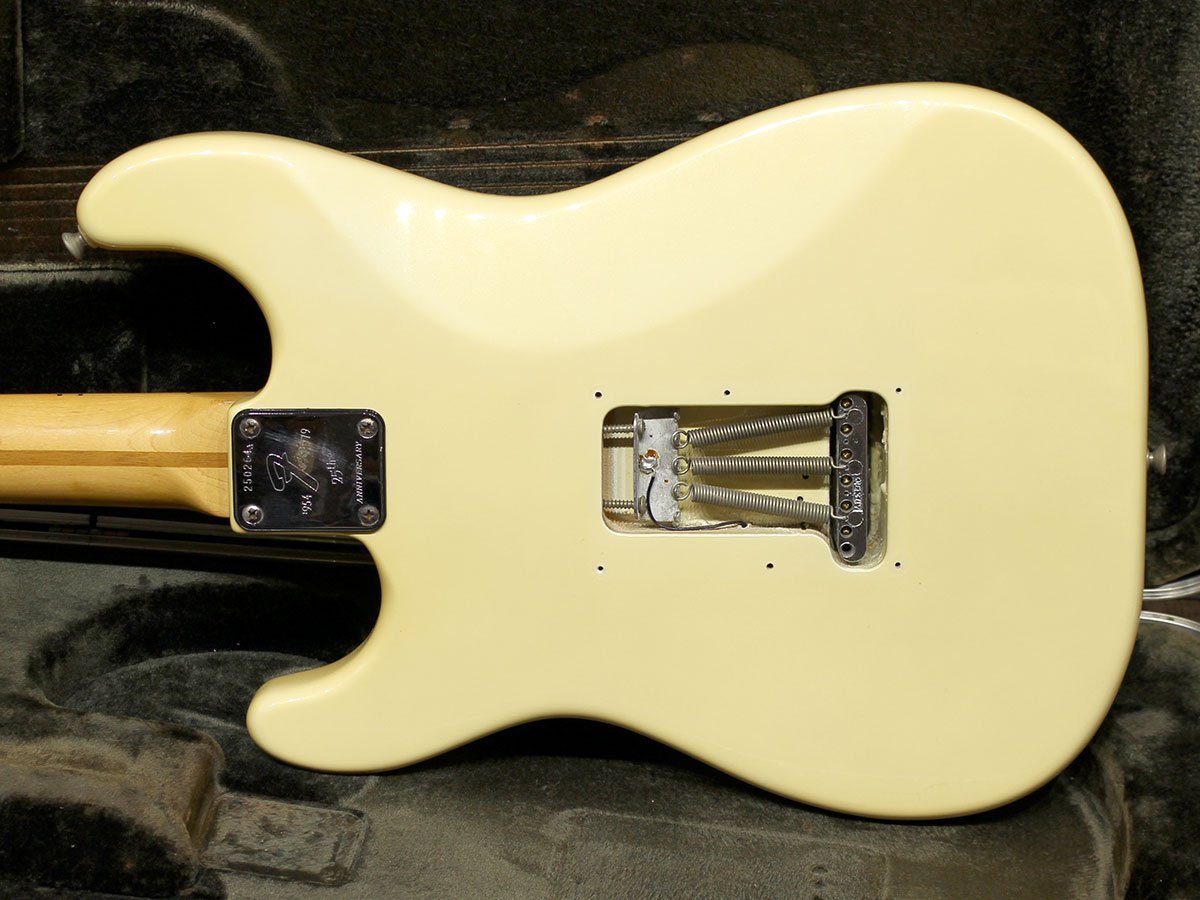 Fender 25th Anniversary Stratocaster Pearl White 1980 - 8.jpg