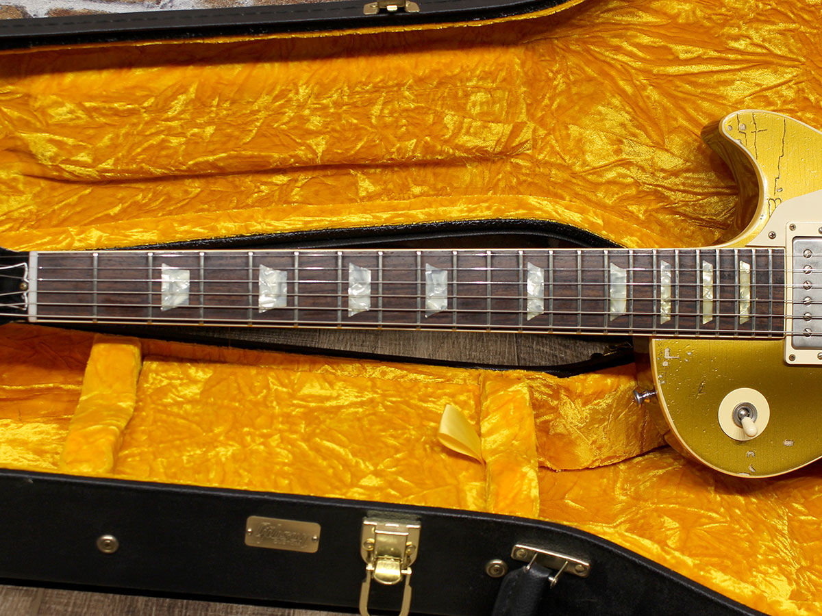 Gibson Custom Shop Limited Run 1968 Les Paul Gold Top with Humbuckers Heavy Aged - 3.jpg