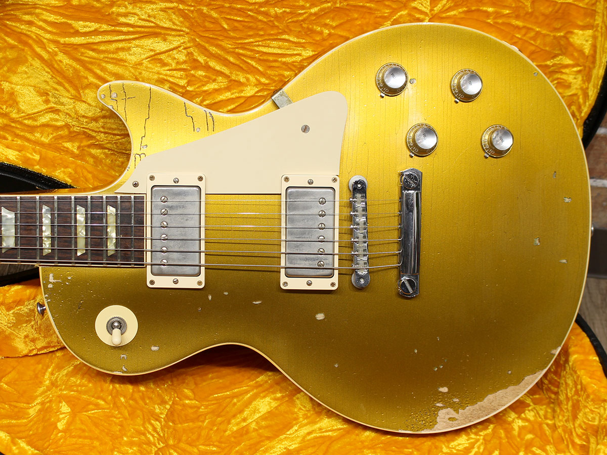 Gibson Custom Shop Limited Run 1968 Les Paul Gold Top with Humbuckers Heavy Aged - 4.jpg